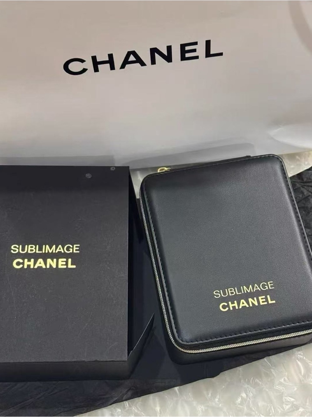 CHANEL Sublimage Black with Gold Logo Zip Cosmetic Case - Picture 5 of 5